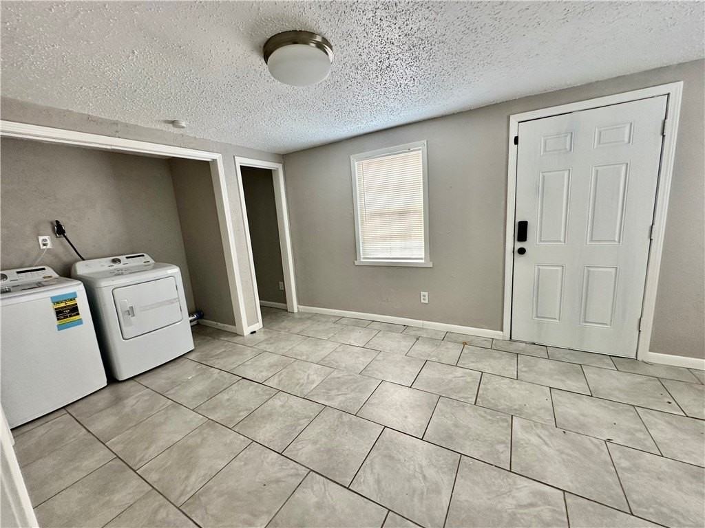 1537 Devon Dr - Photo 6 of 10