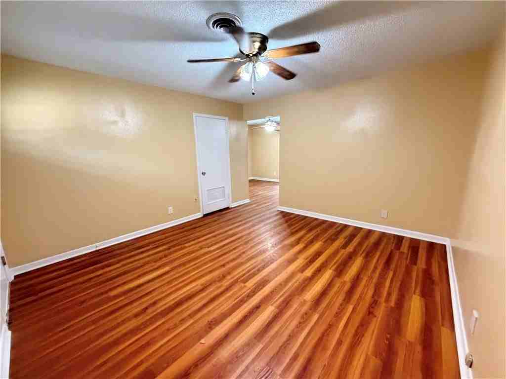 112 Westover Dr - Photo 4 of 35