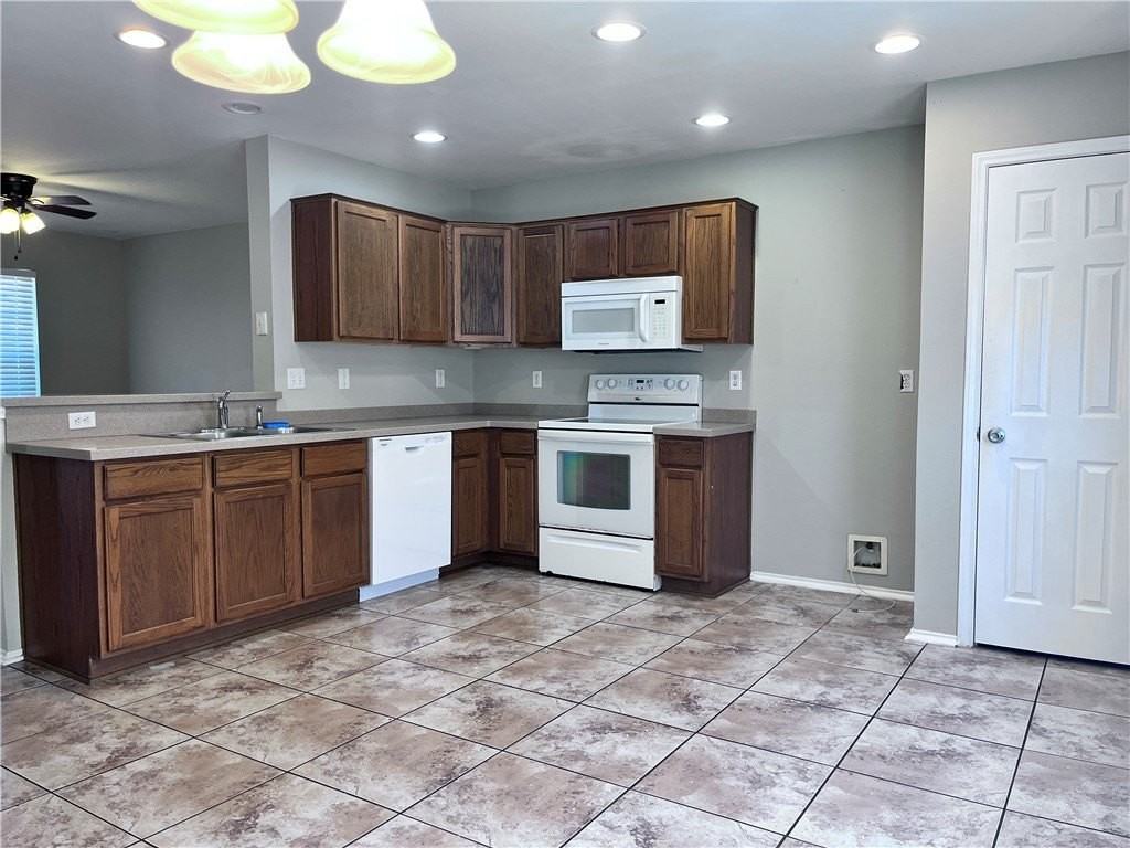 1024 Livermore St - Photo 5 of 19