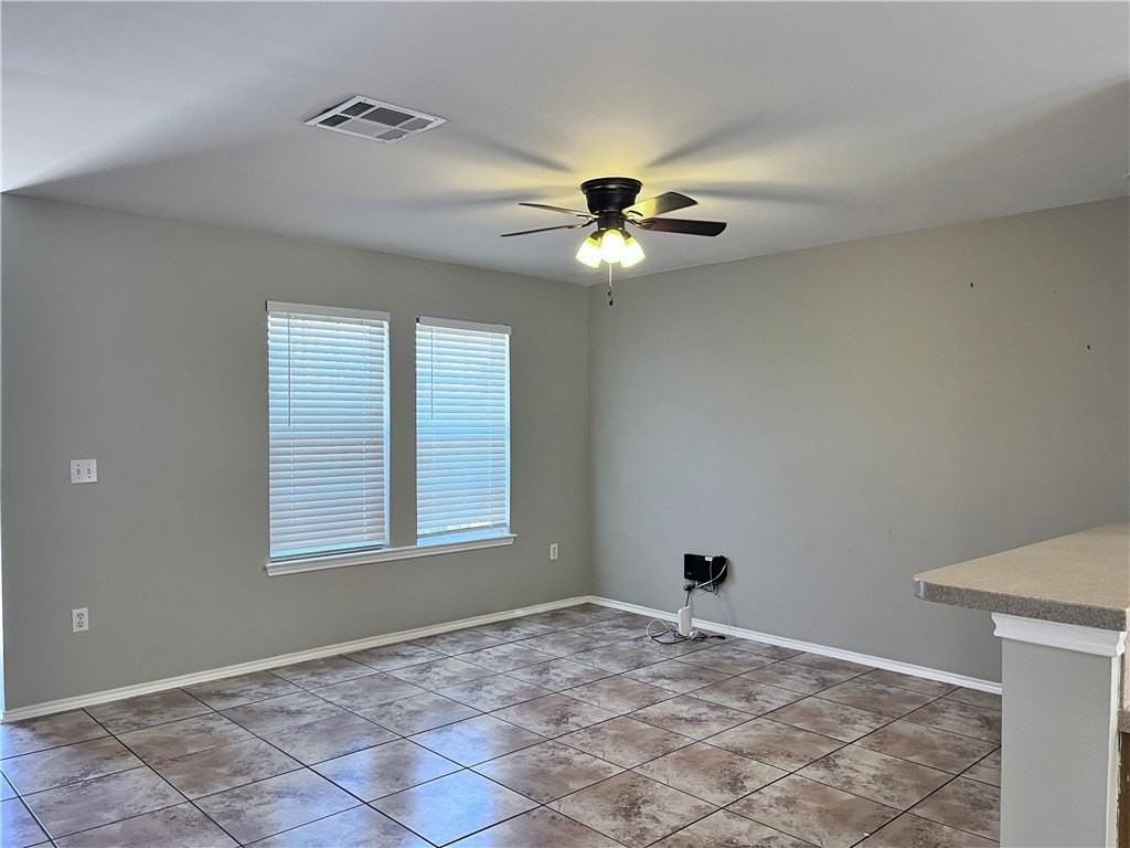 1024 Livermore St - Photo 7 of 19