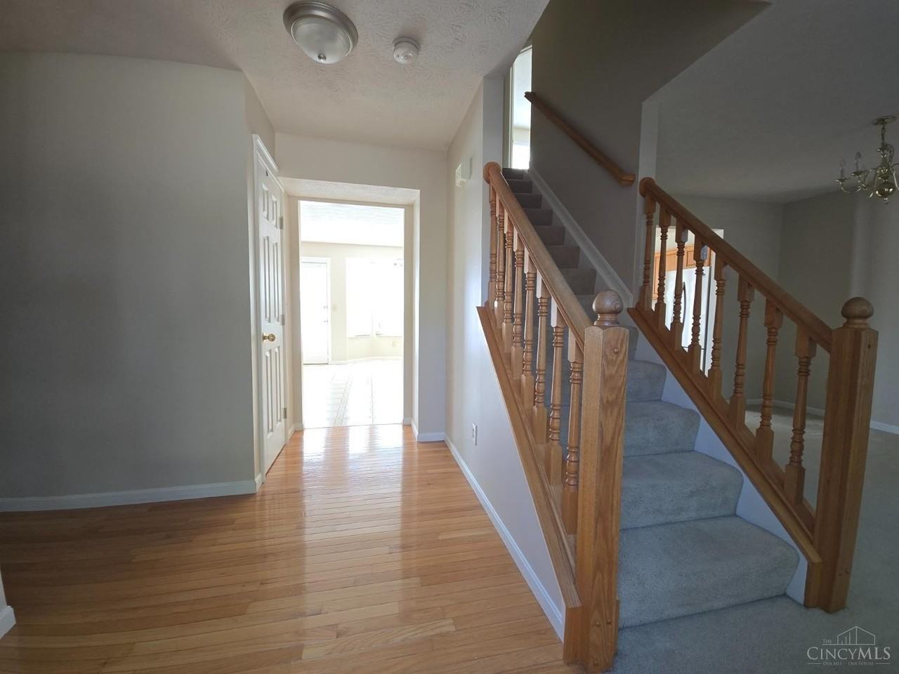 7699 Livingston Ct - Photo 4 of 36