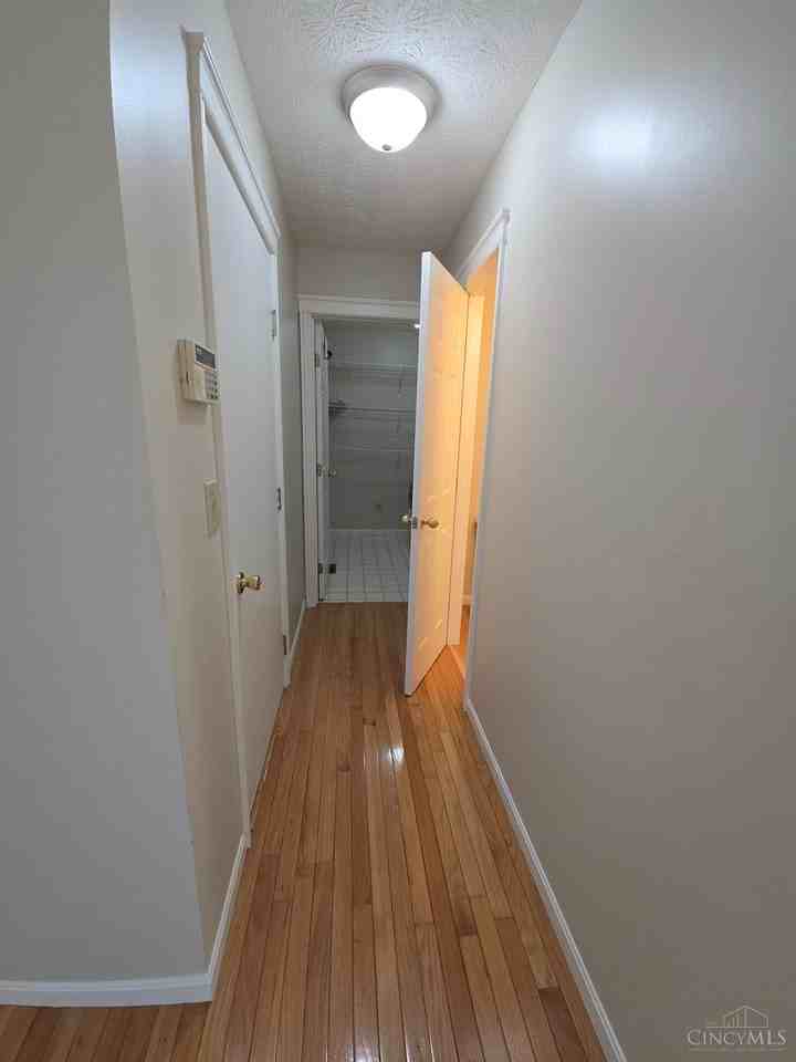 7699 Livingston Ct - Photo 5 of 36