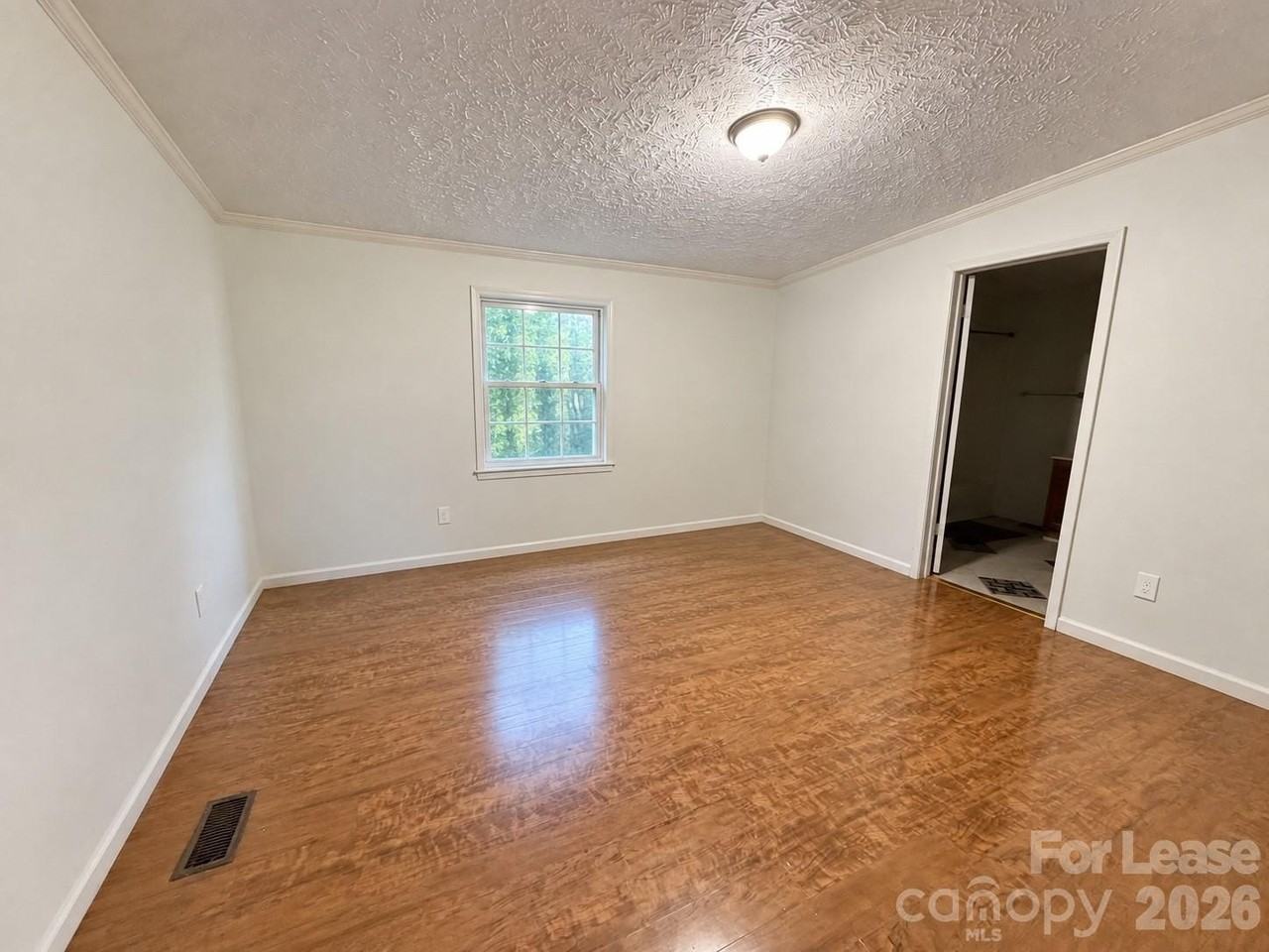 1330 Mecklenburg Hwy - Photo 4 of 9