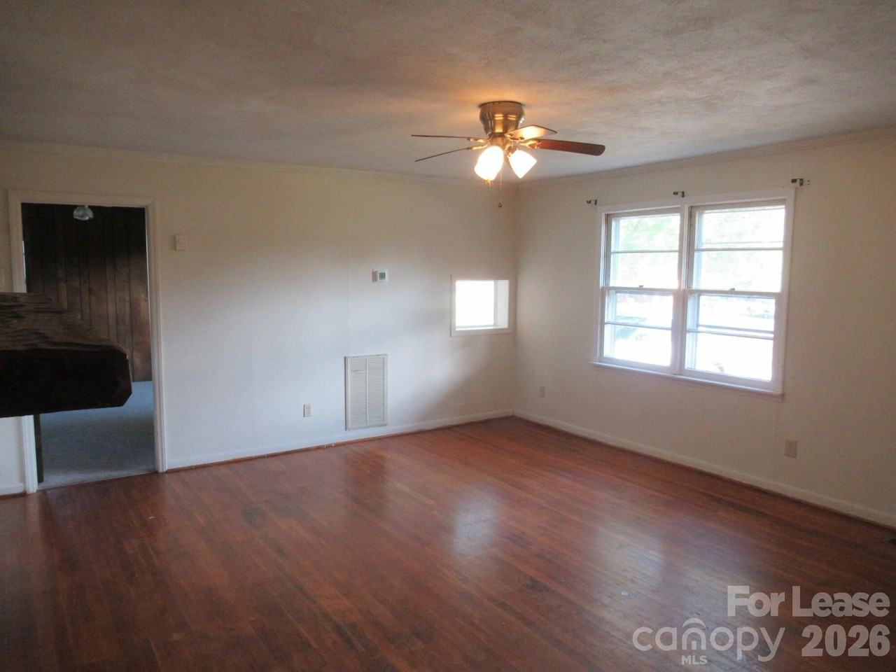 2084 Shuford Rd - Photo 6 of 23