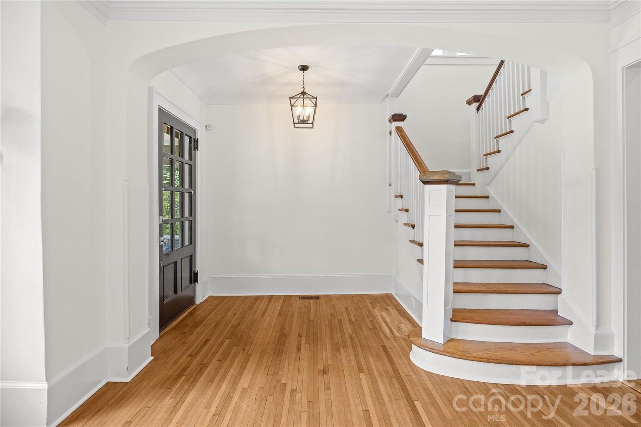 2025 Sharon Rd - Photo 5 of 29