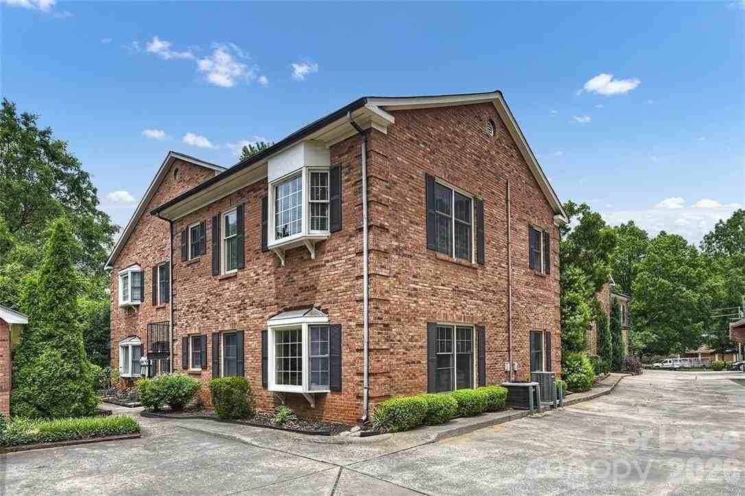 1016 Queens Rd #C - Photo 2 of 31