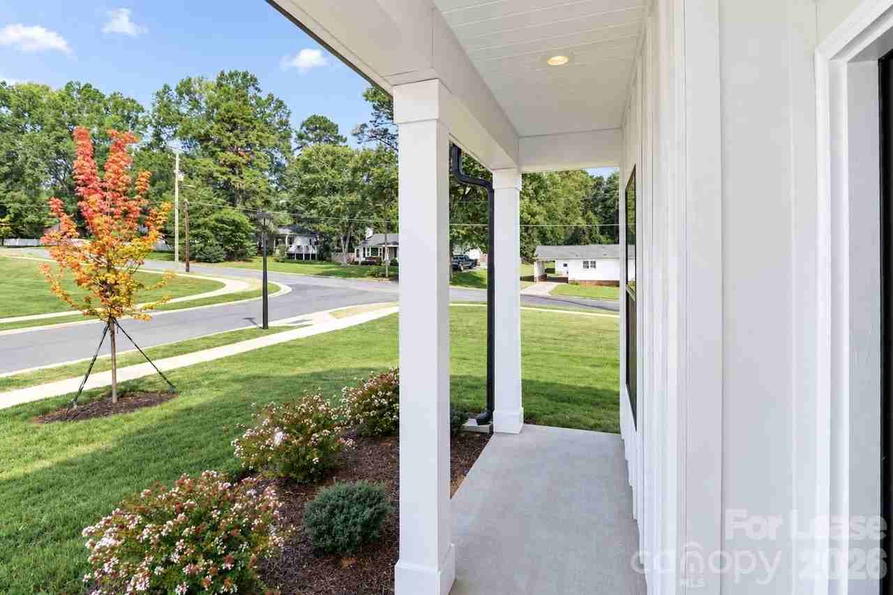 105 Silverwood Ct - Photo 5 of 48