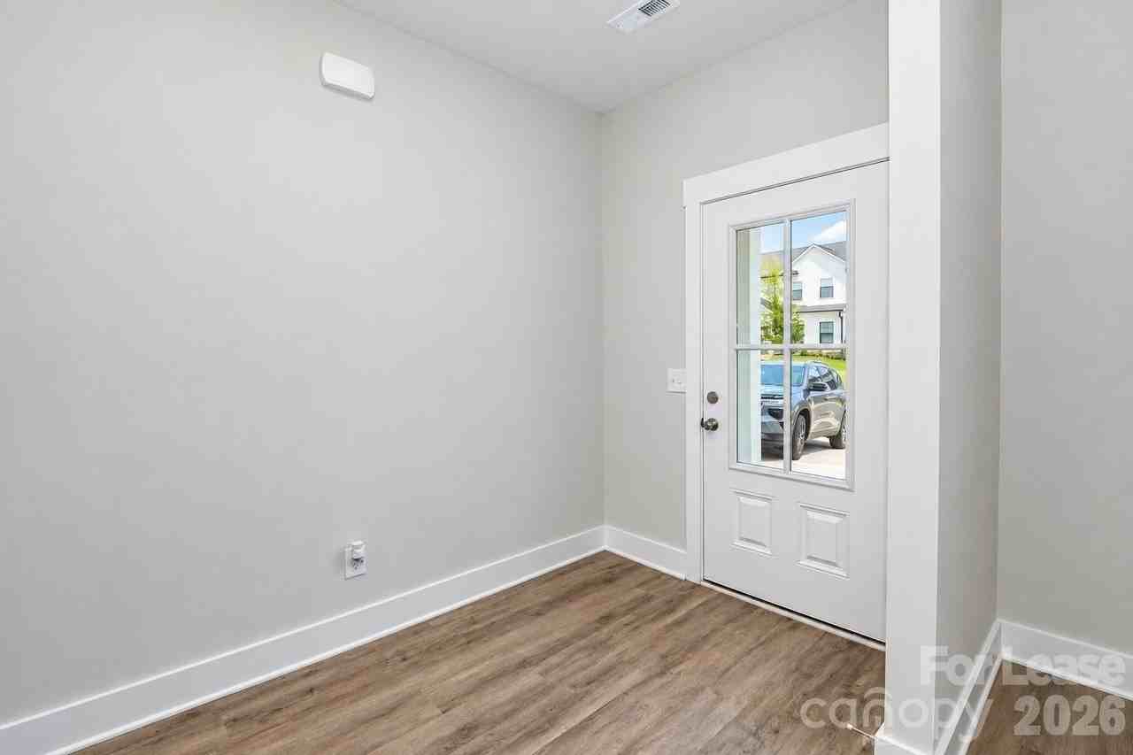 105 Silverwood Ct - Photo 7 of 48