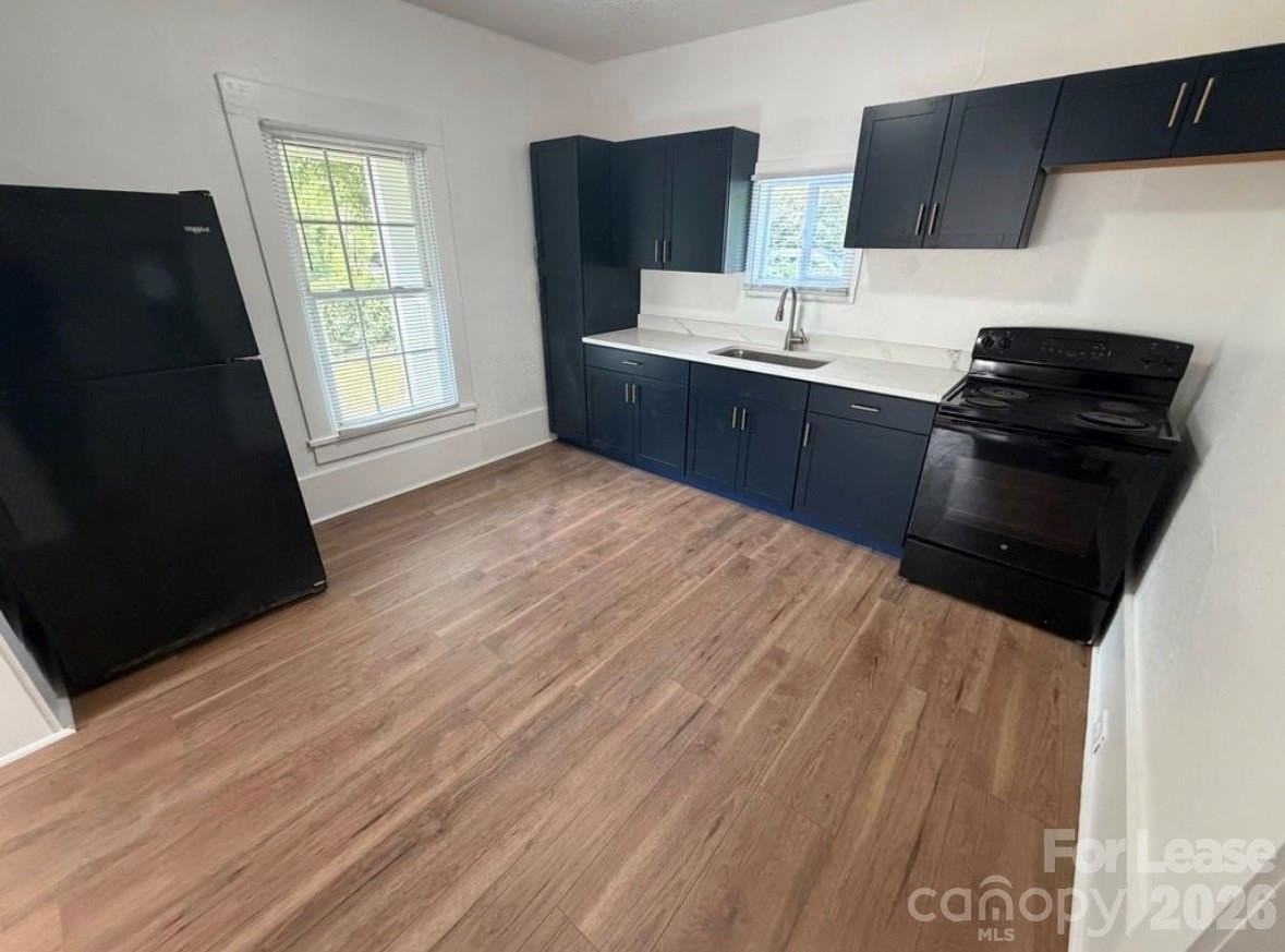 2416 Dundeen St - Photo 2 of 8