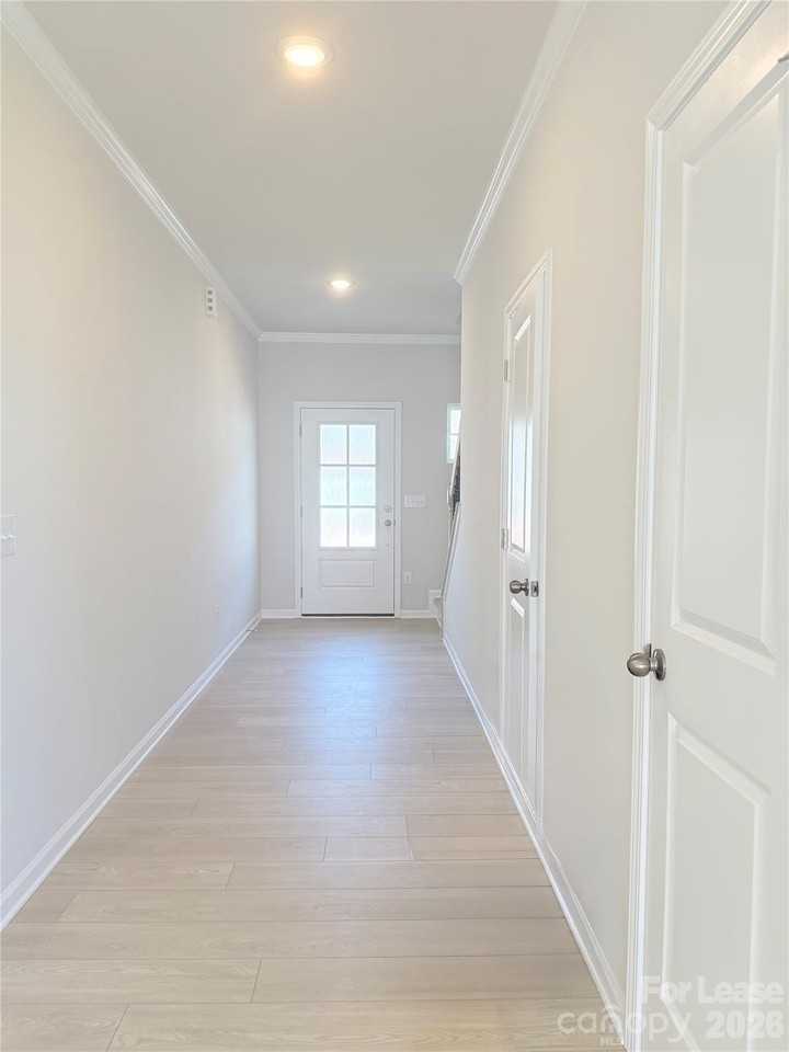 6271 Fairfax Ct - Photo 4 of 28