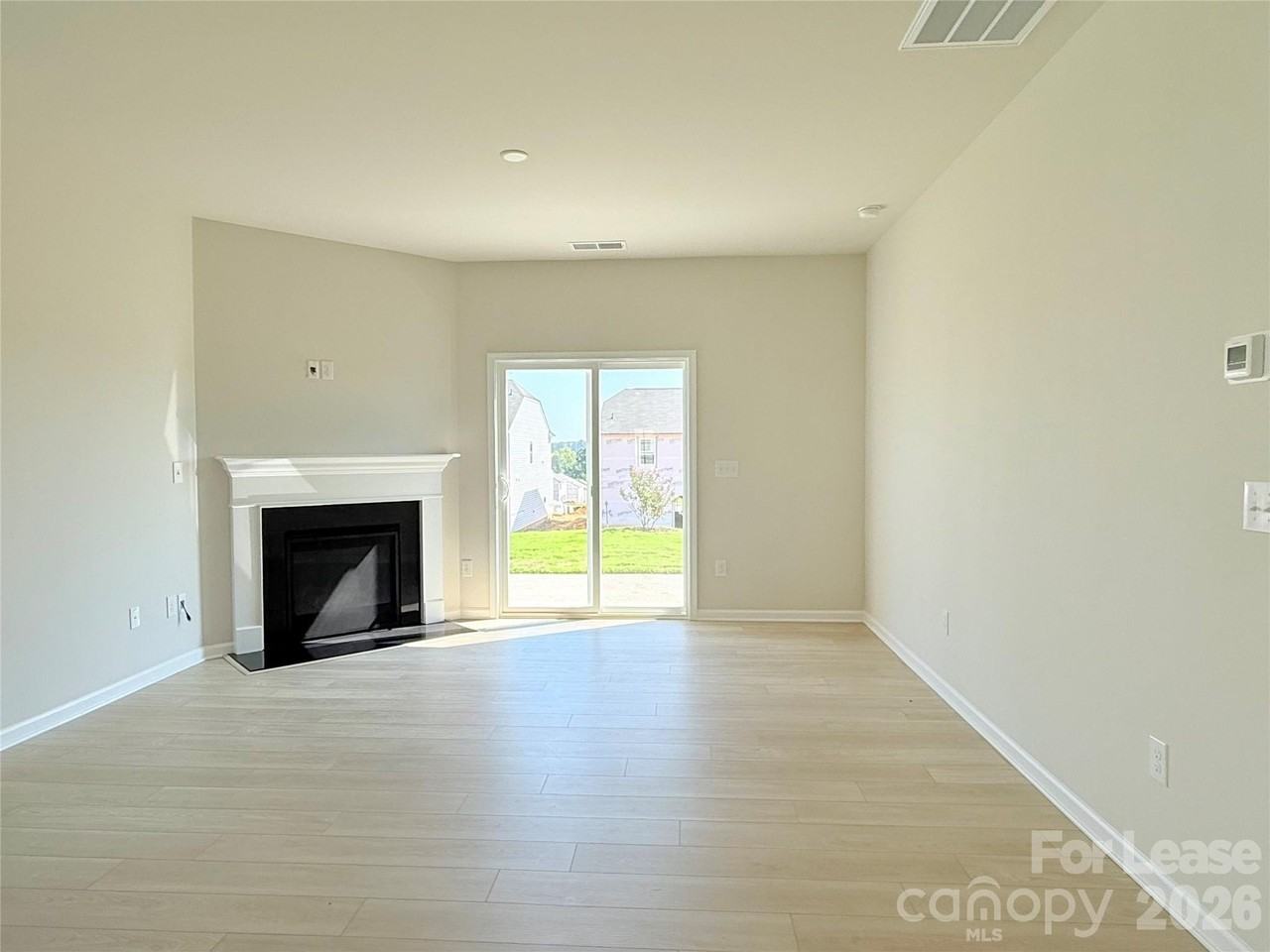 6271 Fairfax Ct - Photo 6 of 28
