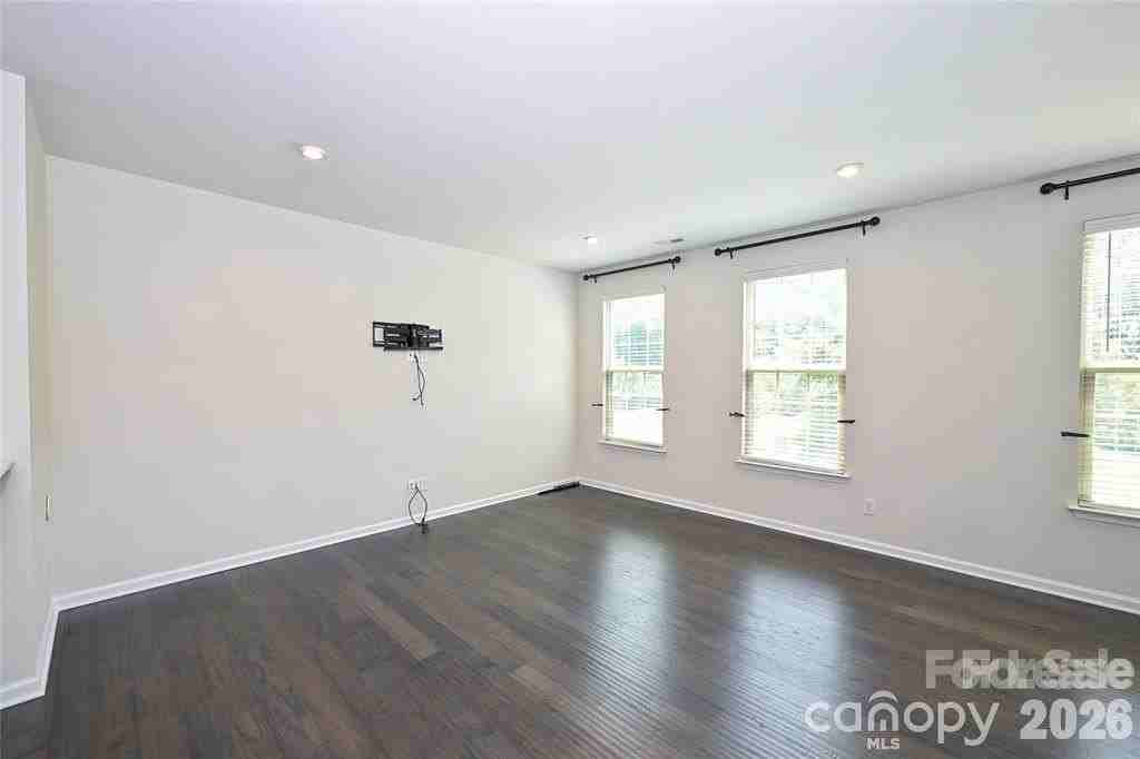 3612 Speer Blvd - Photo 5 of 18