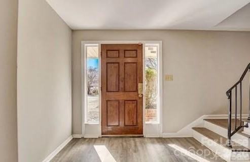 5707 Snow White Ln - Photo 2 of 16