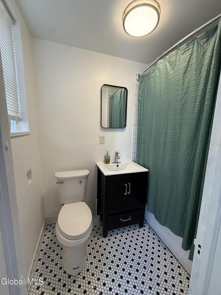 28 Robin St #8 - Photo 7 of 7