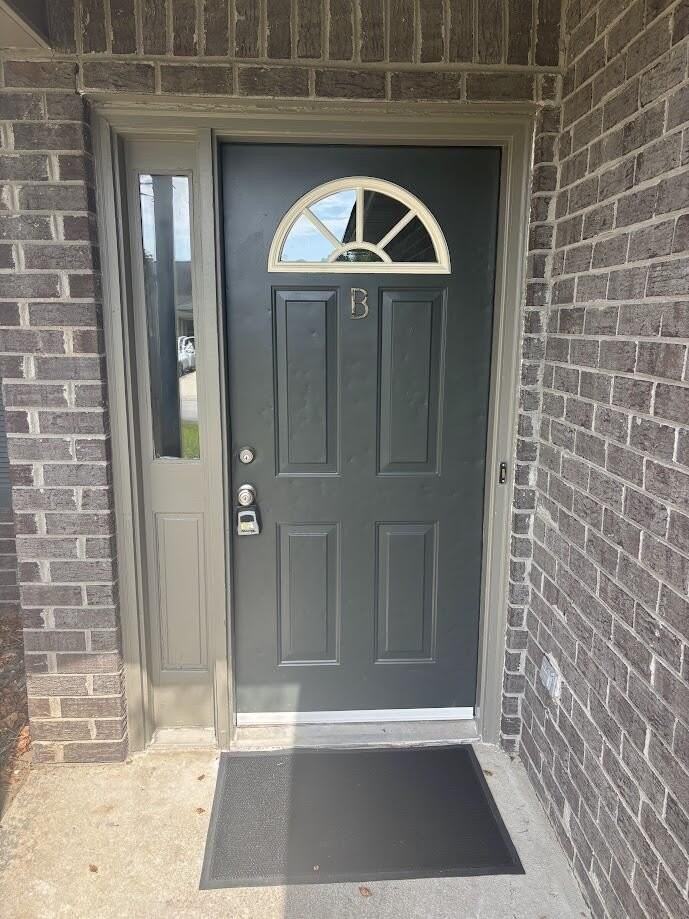 404 Erskine St #B - Photo 2 of 22