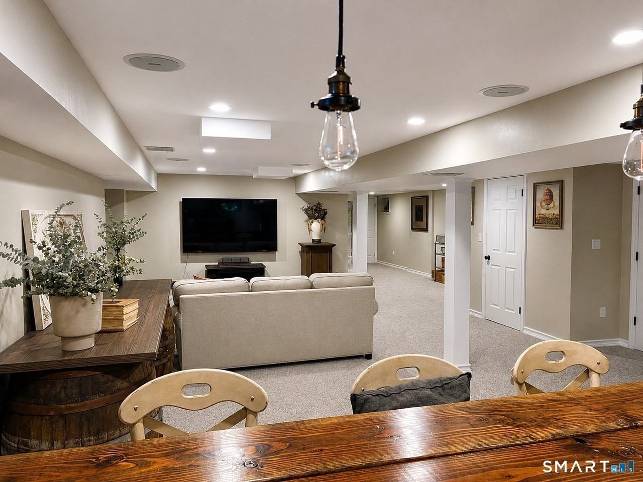 186 Schiller Rd - Photo 4 of 15