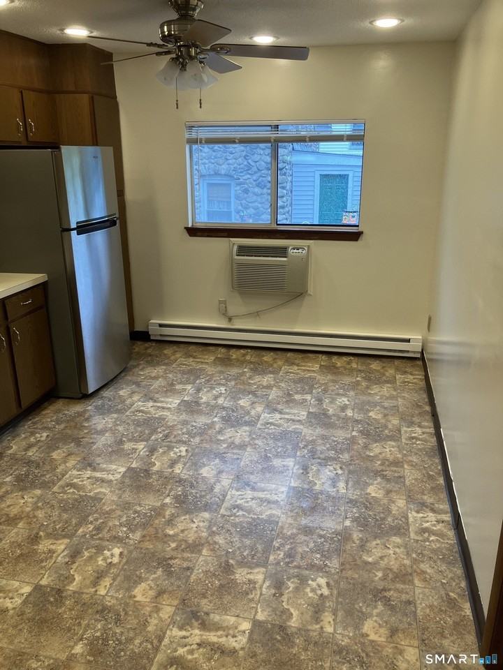 671 Wilson St ## 3 - Photo 3 of 15