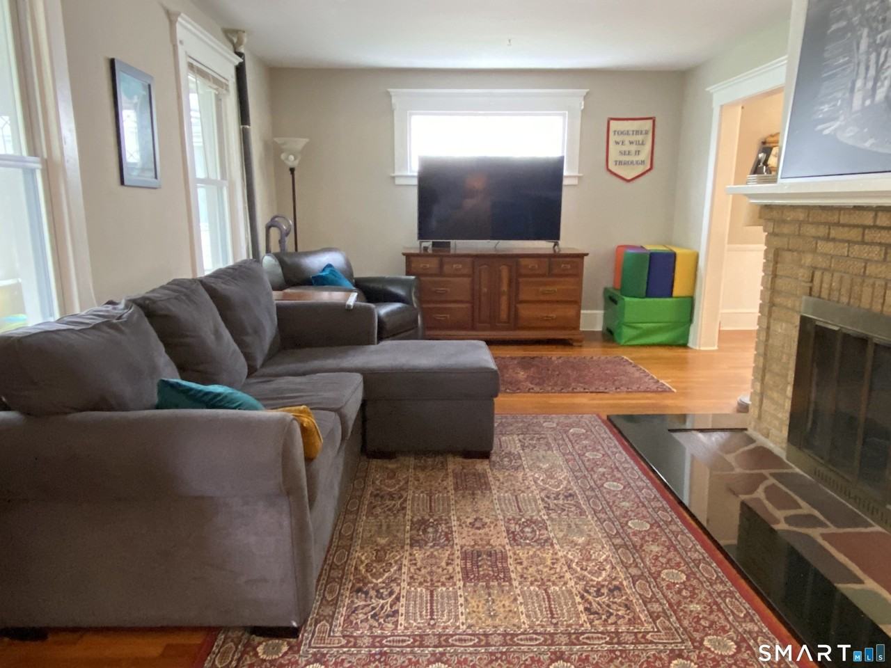 64 Ford St - Photo 4 of 18