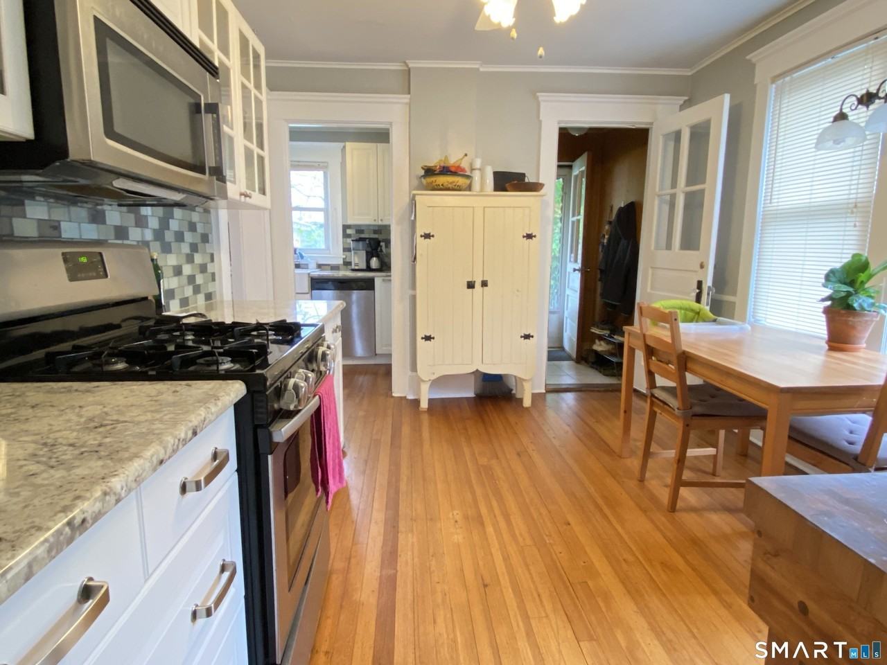 64 Ford St - Photo 6 of 18