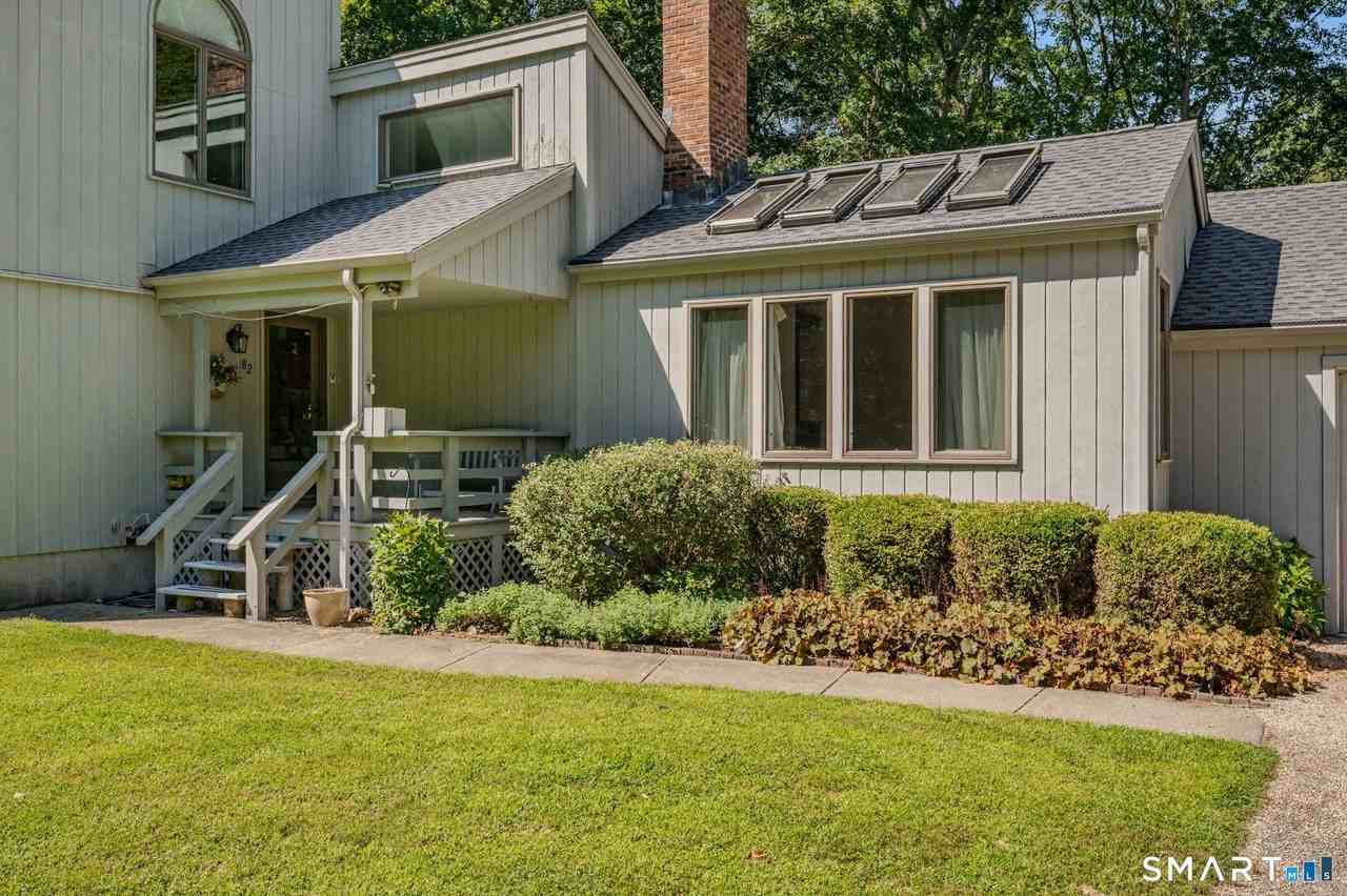 82 Sill Ln - Photo 3 of 40