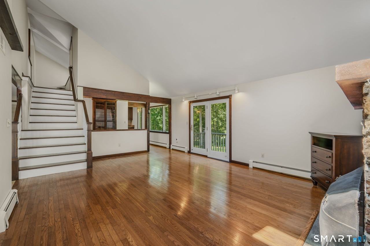 82 Sill Ln - Photo 6 of 40