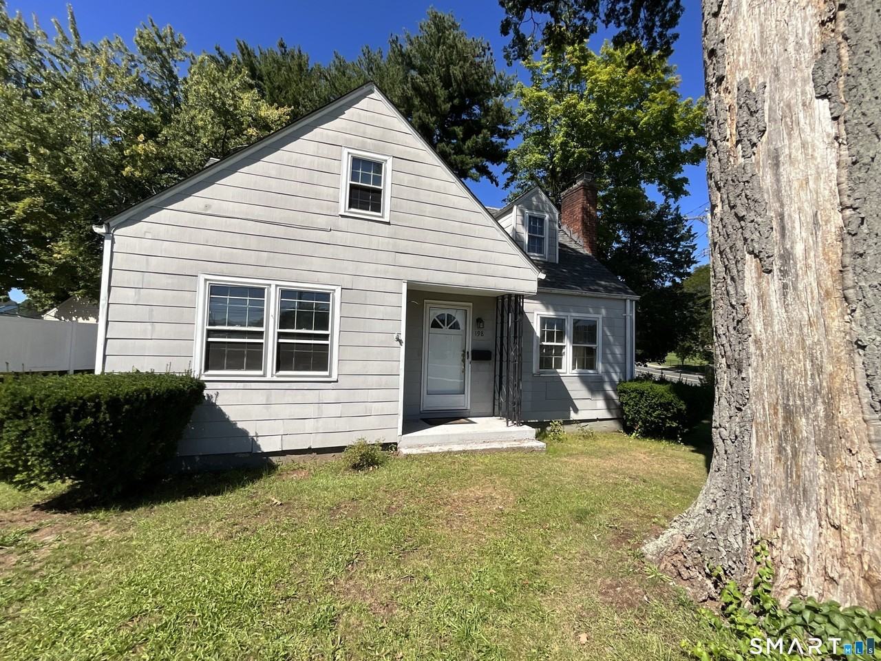 198 Broad St - Photo 4 of 31