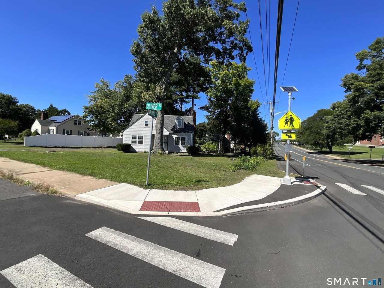 198 Broad St - Photo 5 of 31