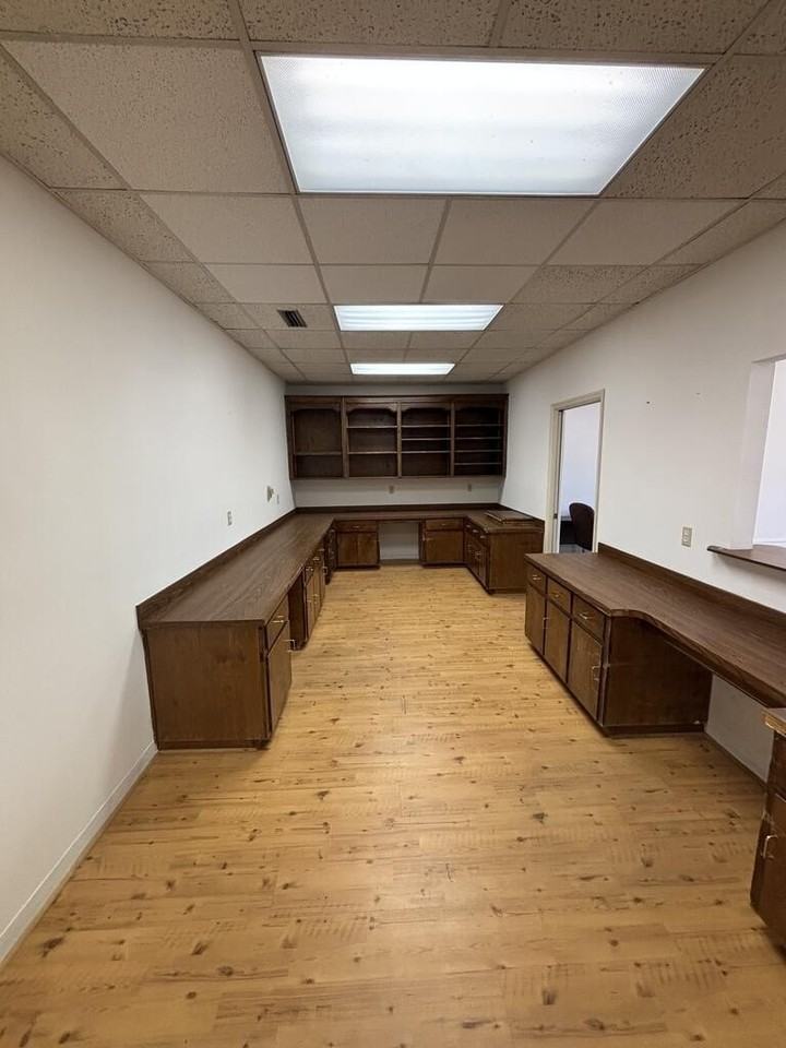 2323 W Main St - Photo 5 of 8