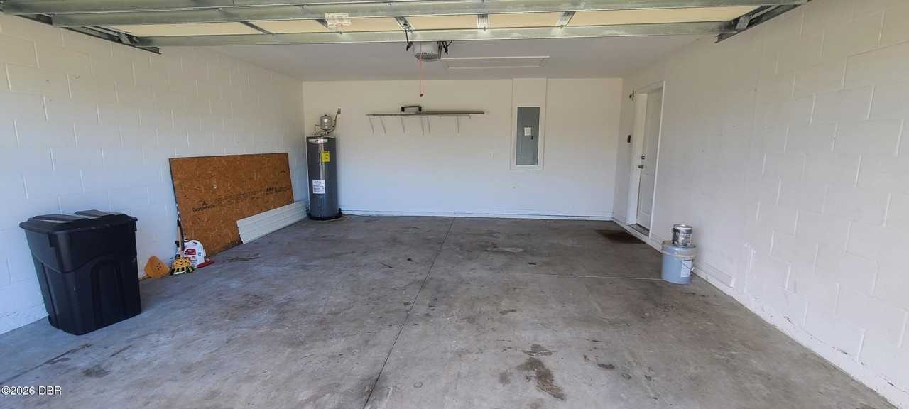 1789 Creekwater Blvd - Photo 4 of 33