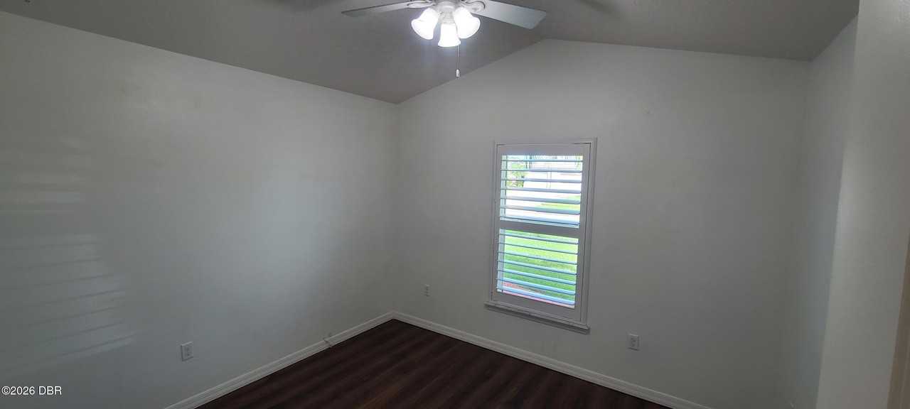 1789 Creekwater Blvd - Photo 6 of 33