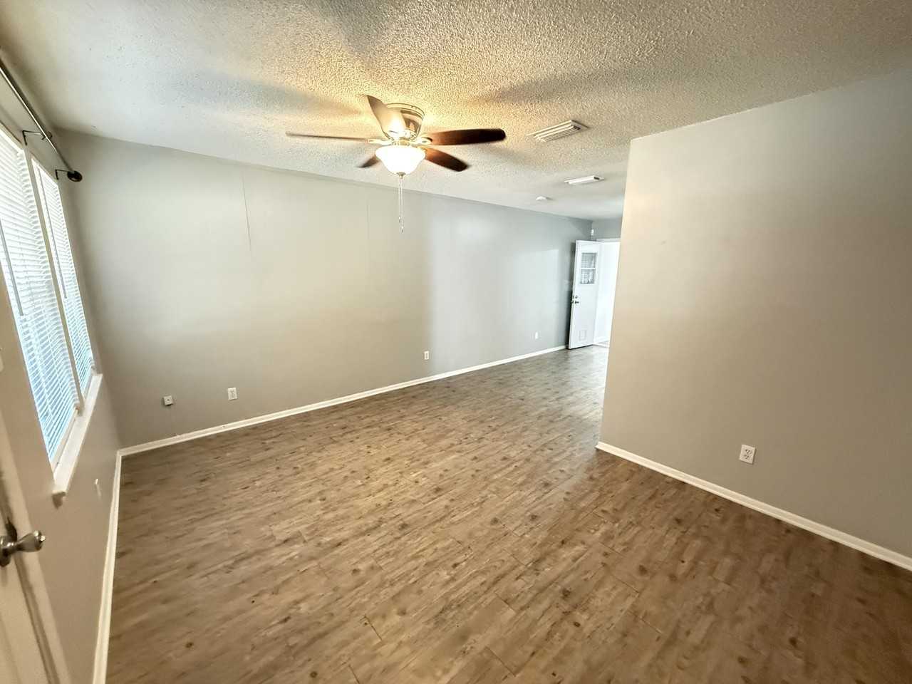 116A Montrose Dr - Photo 3 of 17