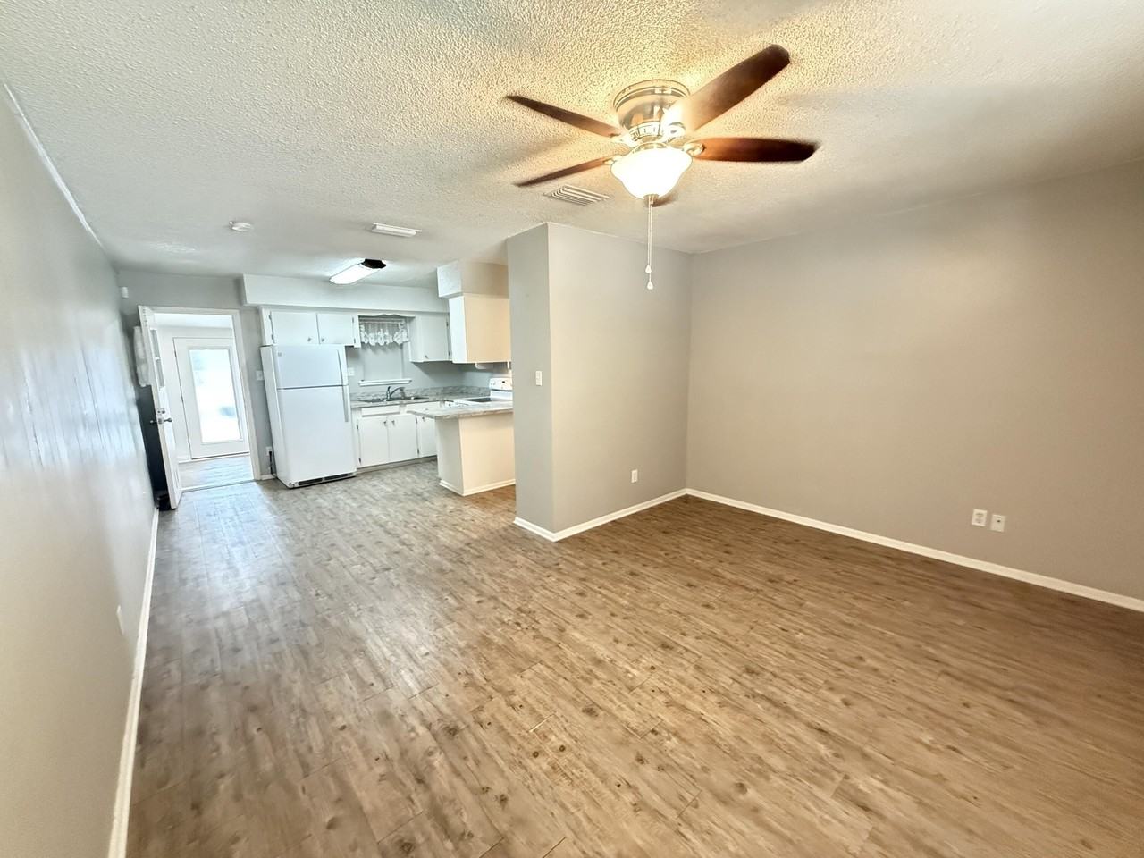 116A Montrose Dr - Photo 4 of 17