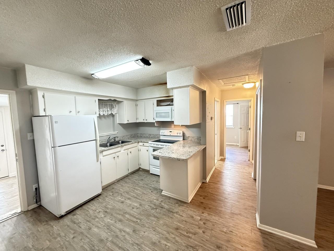 116A Montrose Dr - Photo 5 of 17