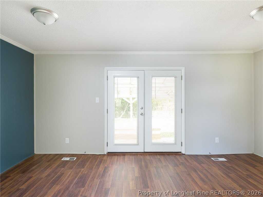 504 Alleghany Rd - Photo 7 of 19