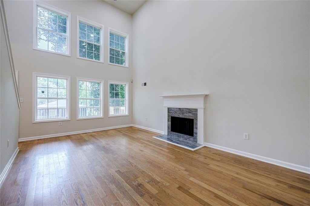 1040 Hubbard St Sw - Photo 4 of 43