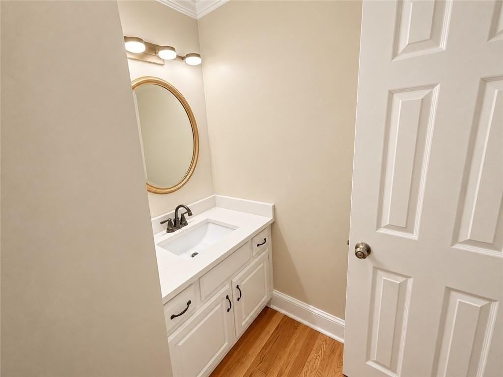 1826 Hermitage Pl - Photo 5 of 35