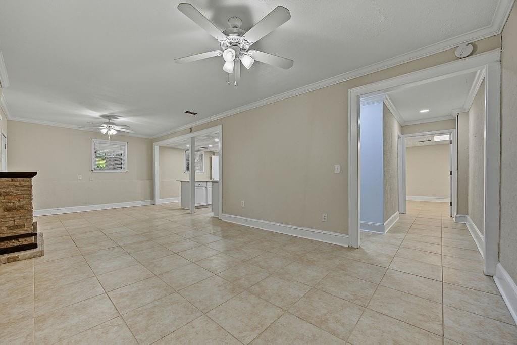 2132 Dunwoody Gln - Photo 4 of 33