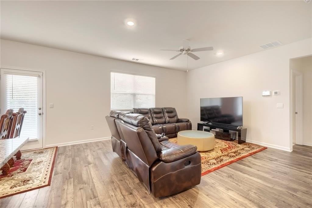 1453 Autumn Wind Dr - Photo 2 of 17