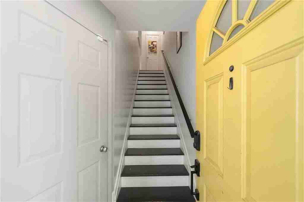 951 Glenwood Ave Se #102 - Photo 4 of 36