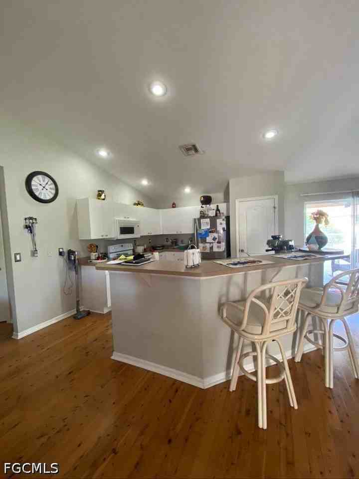 3704 Ne 12th Ave - Photo 3 of 11
