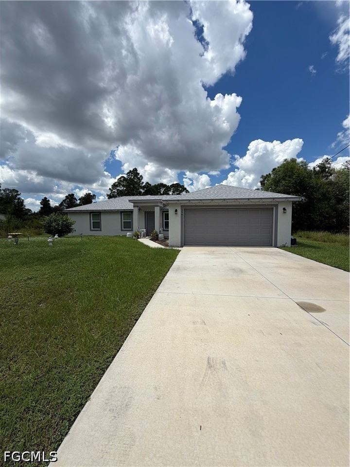 354 Mangonia Ave - Photo 2 of 19