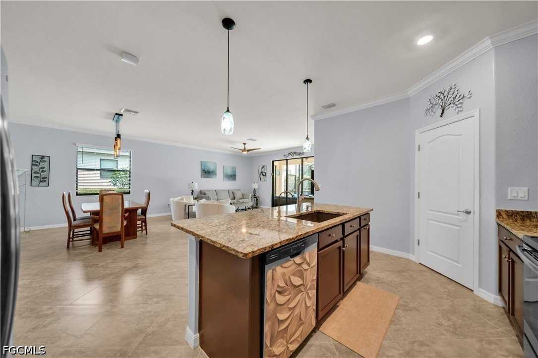 19408 Elston Way - Photo 7 of 39
