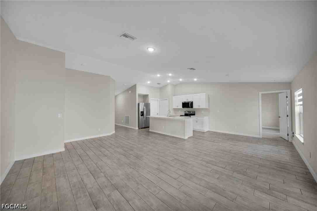 1820 Ne 7th Pl - Photo 5 of 26