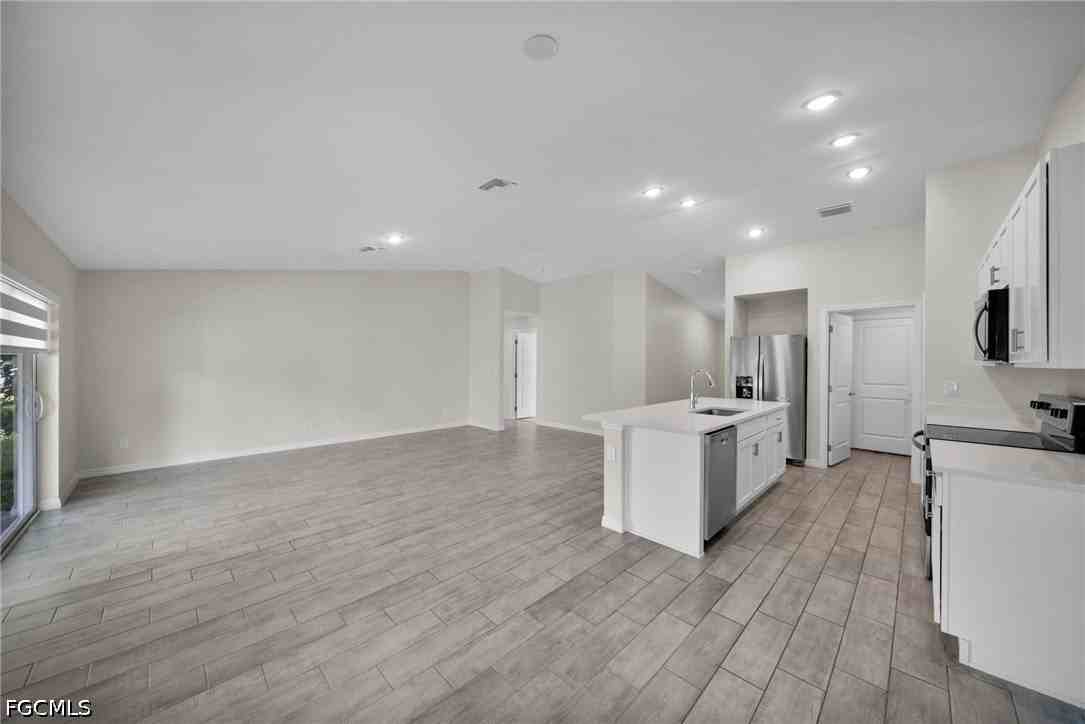 1820 Ne 7th Pl - Photo 6 of 26