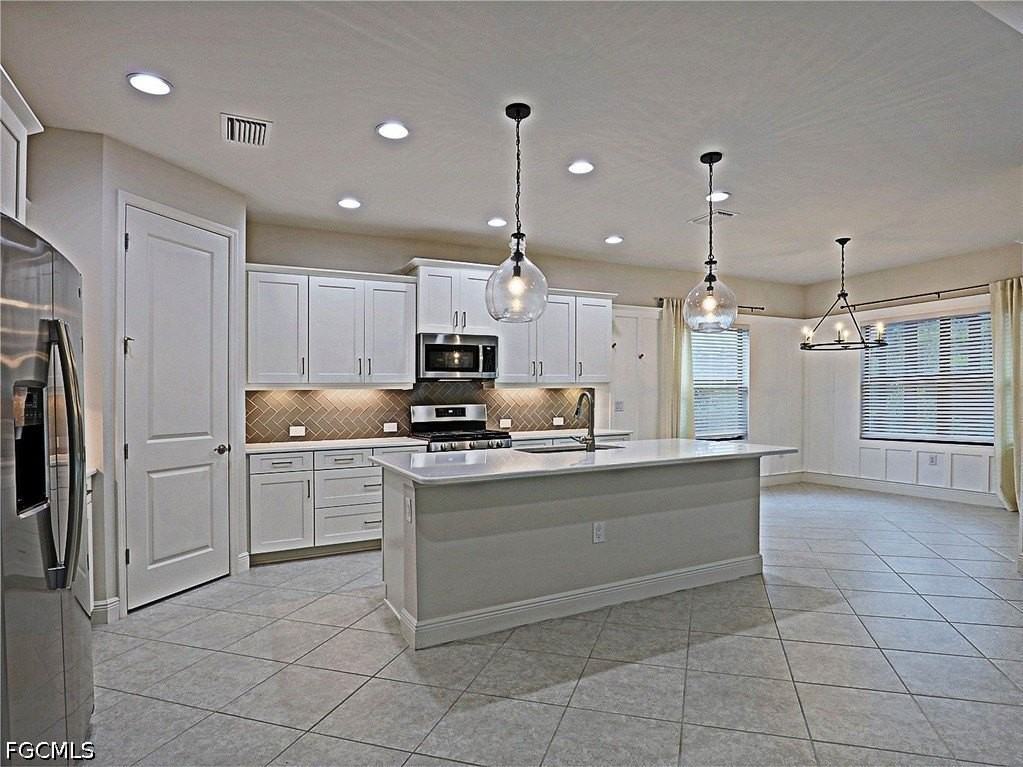 7652 Cypress Walk Dr - Photo 2 of 18