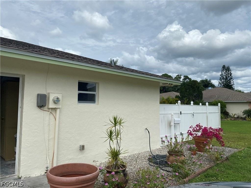 3616 Mccomb Ln - Photo 2 of 8
