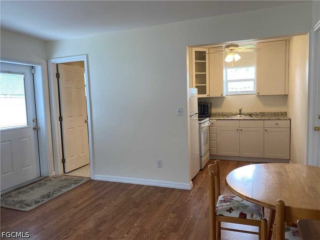 3616 Mccomb Ln - Photo 6 of 8