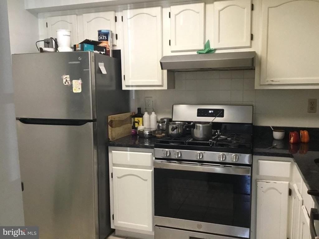 305 Trinity Ct - Photo 4 of 4