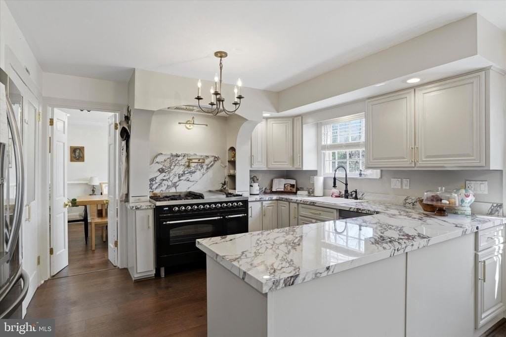 1551 Duxbury Ct - Photo 6 of 36