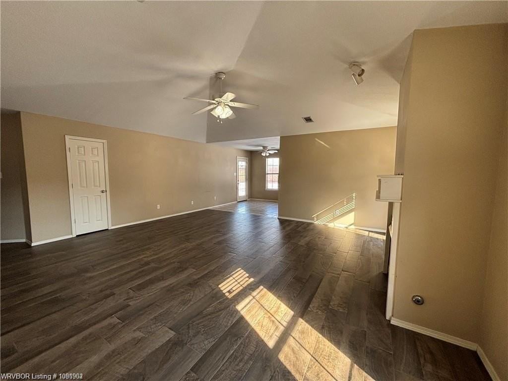 9028 S 28th St - Photo 3 of 13